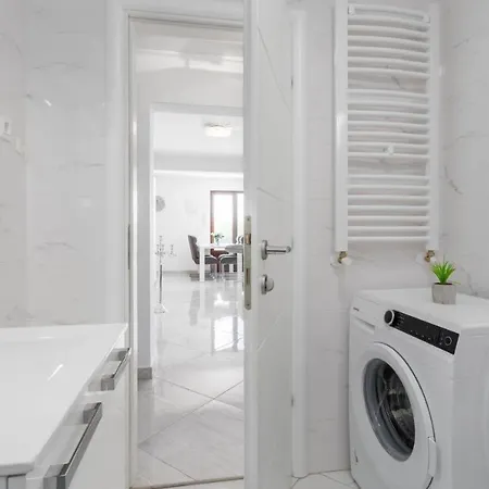 Apartman Mass Black *