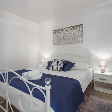 Mass Black Apartamento