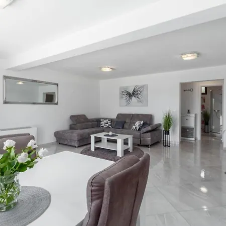 Apartman Mass Black *