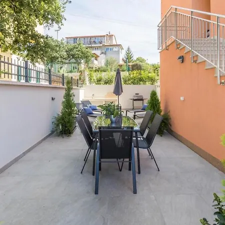 Apartman Mass Black